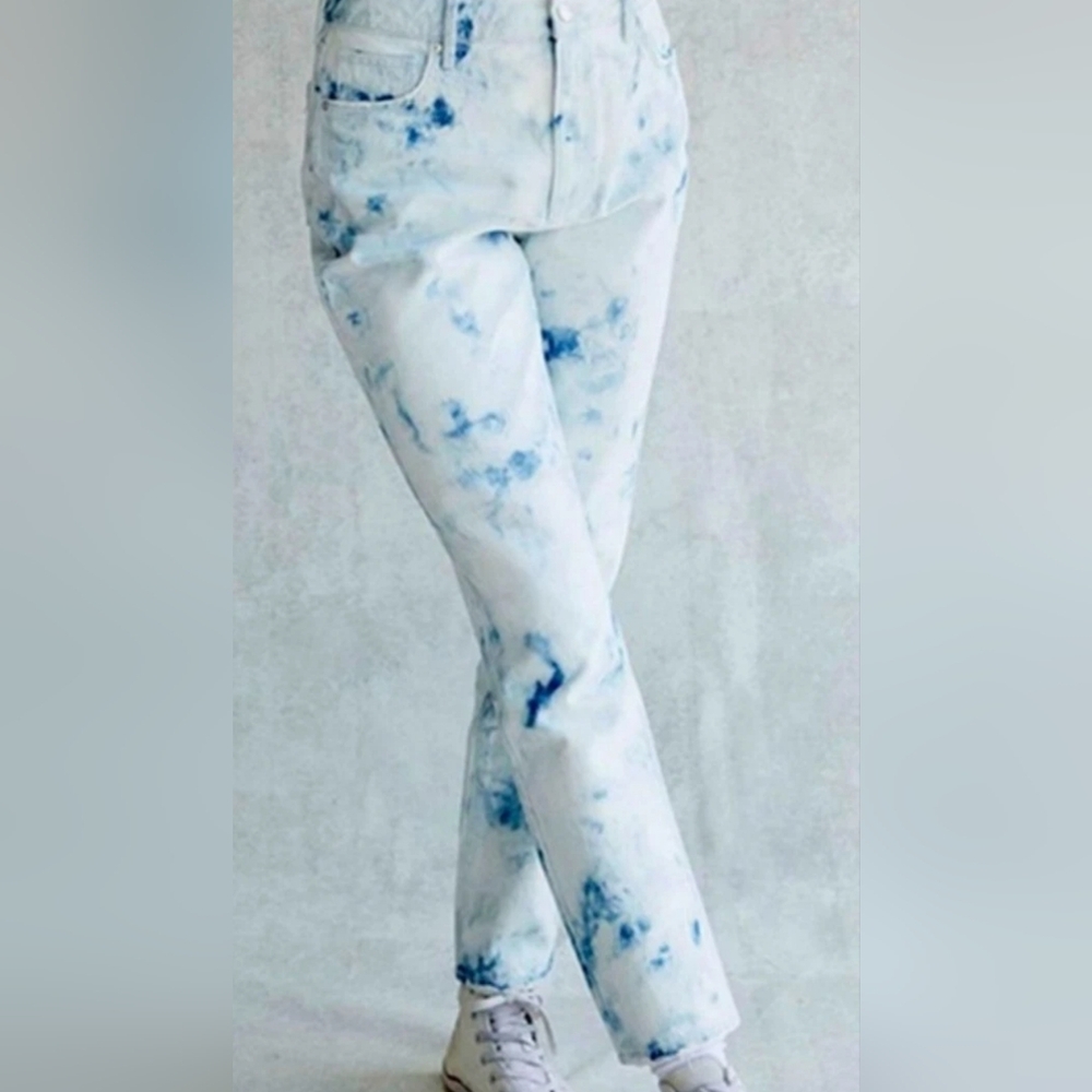 NWOT Women's PacSun Hazy Clouds Tie-dyed Mom Jeans Size Small 28 Inch High Waist